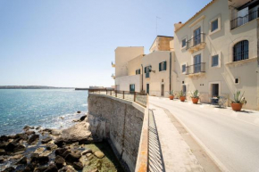 Отель Il Dammuso di Ortigia - Lovely Sea View Apartment, Сиракуза